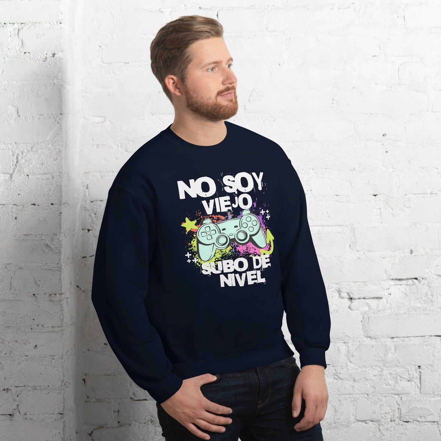 Sudadera clásica unisex: "No soy viejo, subo de nivel" - La Charlatana