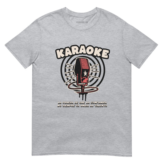 Camiseta clásica unisex: "Karaoke y talento" - La Charlatana